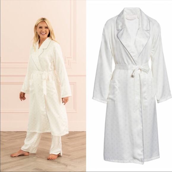 Rachel Parcell Satin Robe Ivory Cloud Small NWT - Picture 3 of 9